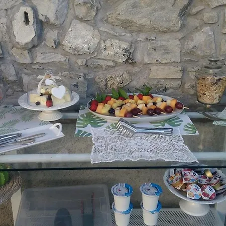Papillon Oda ve Kahvaltı Perledo